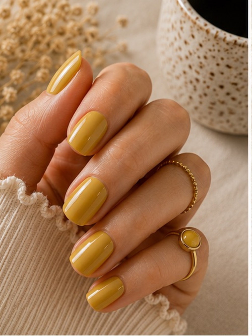 🌼 Golden Marigold 
Nails 5 for $20 or $7